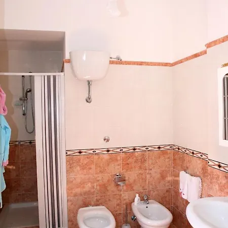 לינה וארוחת בוקר Montemare